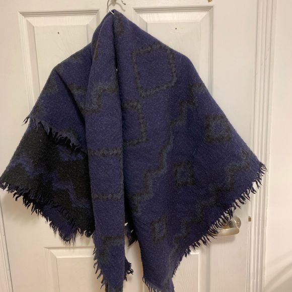 ARITZIA WILFRED MOSAIC BLANKET - Picture 2 of 2